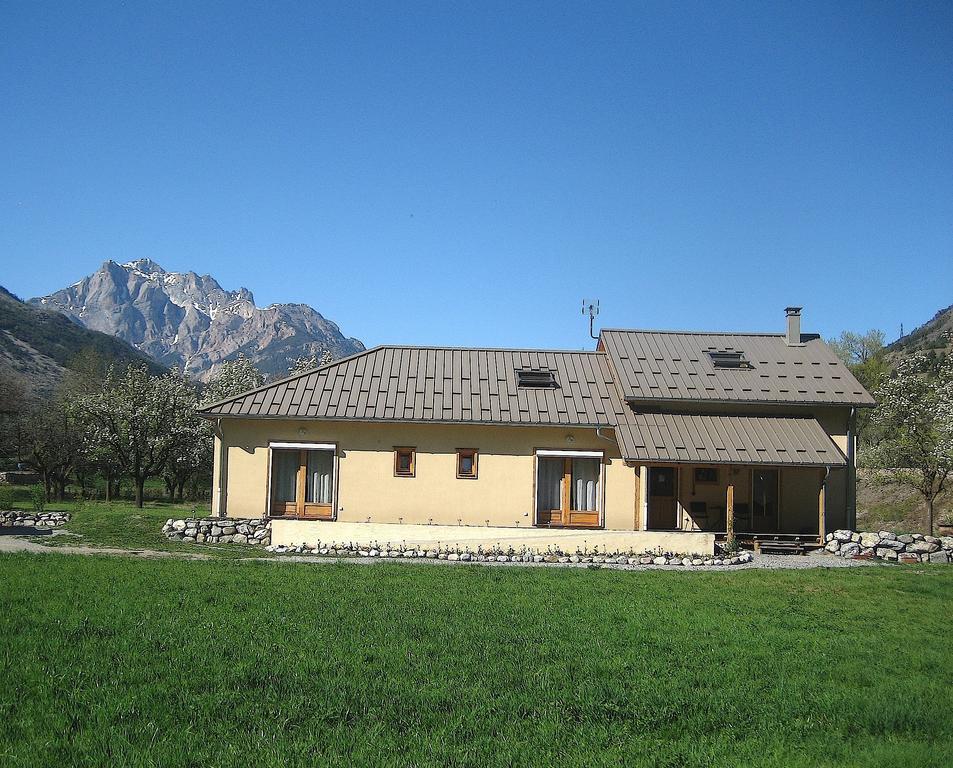 Chambres d'Hôtes la Pierre d'Oran L'Argentiere-la-Bessee Exterior foto