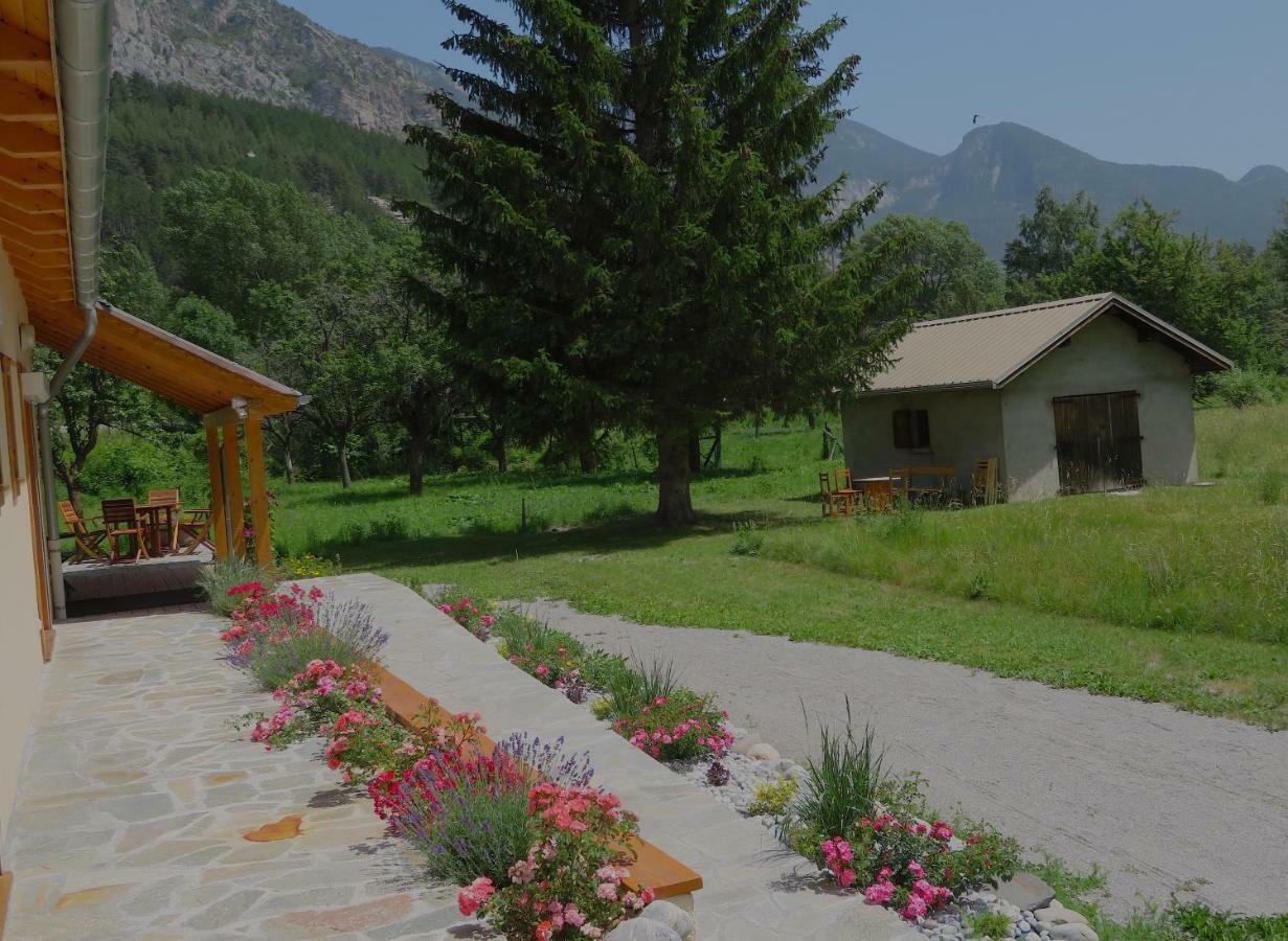 Chambres d'Hôtes la Pierre d'Oran L'Argentiere-la-Bessee Exterior foto
